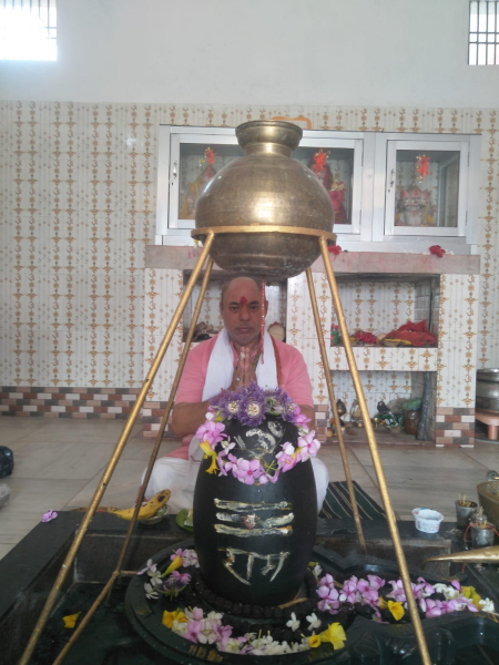 Acharya Pandit Vasukhi Nath Pandey best astrologer in Uttar Pradesh