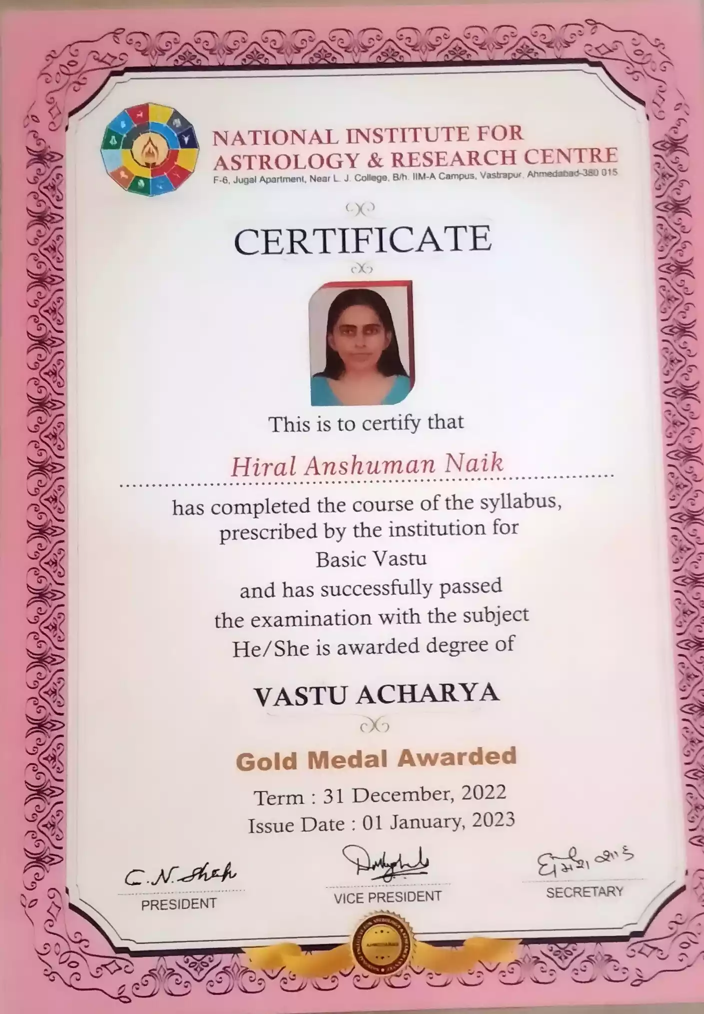 GOLD MEDAL VASTU ACHARYA